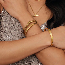 Load image into Gallery viewer, Ashiana - Waterproof Rae Solid Bangle