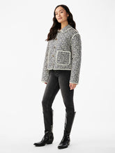 Load image into Gallery viewer, YAS- Rinna quilted jacket

