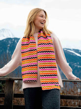 Load image into Gallery viewer, V.FRAAS - Knitted scarf in retro zigzag design
