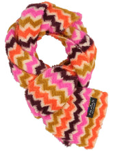 Load image into Gallery viewer, V.FRAAS - Knitted scarf in retro zigzag design

