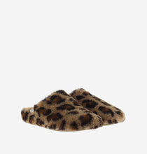 Load image into Gallery viewer, Victoria- Beige Slippers
