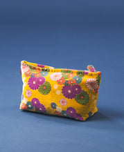 Load image into Gallery viewer, Les Touristes- XL wash bag
