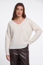 Load image into Gallery viewer, Rino and Pelle Elilse  V-neck jumper
