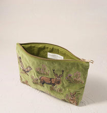 Load image into Gallery viewer, Elizabeth Scarlett - Highland Romance Everyday Pouch
