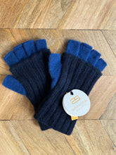 Load image into Gallery viewer, Santacana - Wool Fingerless Gloves
