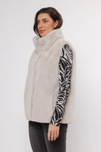 Load image into Gallery viewer, Rino &amp; Pelle - Faux Fur Gilet
