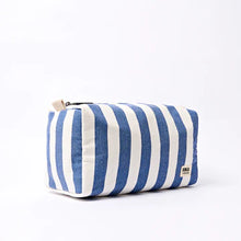 Load image into Gallery viewer, Roka Mayfair Washbag
