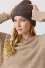 Load image into Gallery viewer, Art Love - Beanie
