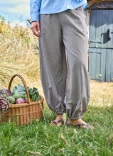 Load image into Gallery viewer, Black Colour - Manon Balloon Pant
