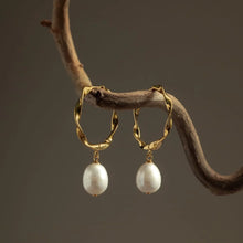 Load image into Gallery viewer, Orelia - Ribbon Mid Size Hoop with Pearl
