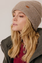 Load image into Gallery viewer, Art Love - Beanie
