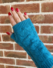 Load image into Gallery viewer, Cashmere Wrist Warmers
